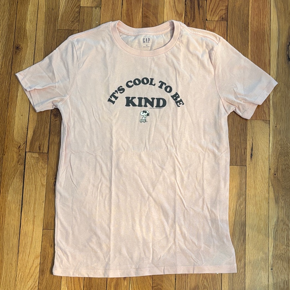 GAP Light Pink Snoopy ‘It's Cool to Be Kind' Tee